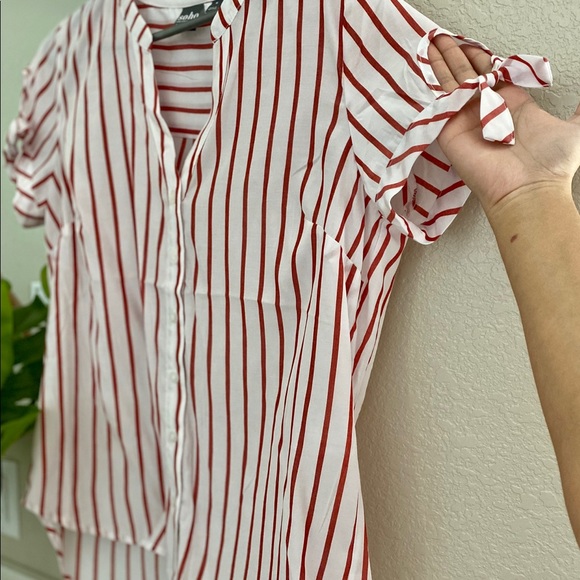 a button down shirt - Picture 3 of 3